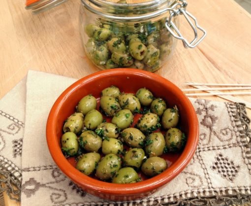 Drunker Herbs Garlic Stuffed Olives. 16 oz. - Tubac Gourmet Foods